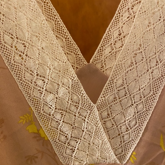 Astr the Label In Your Dreams Floral Midi Dress - Picture 6 of 6